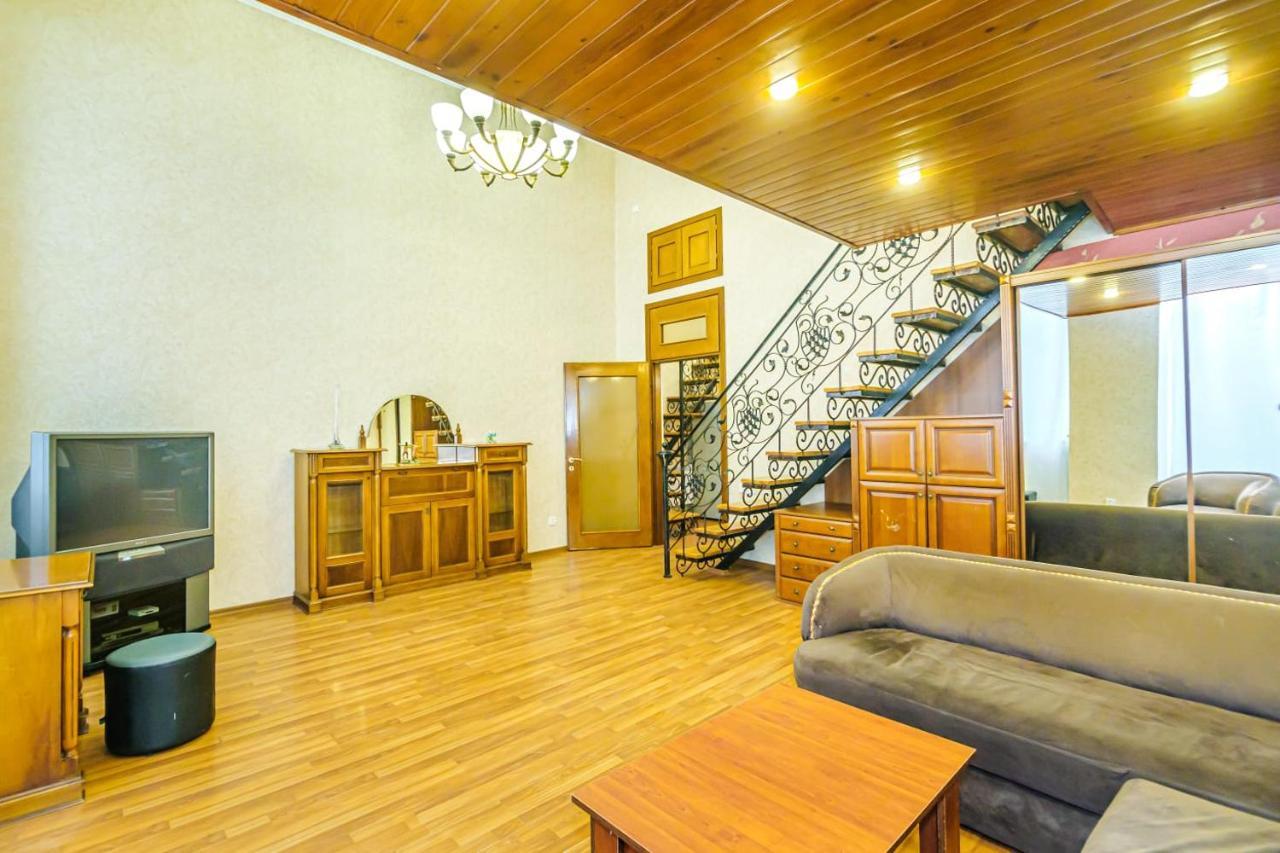 Nizami Street 2 Room Luxe House Баку Экстерьер фото