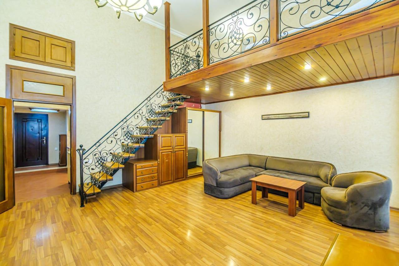 Nizami Street 2 Room Luxe House Баку Экстерьер фото