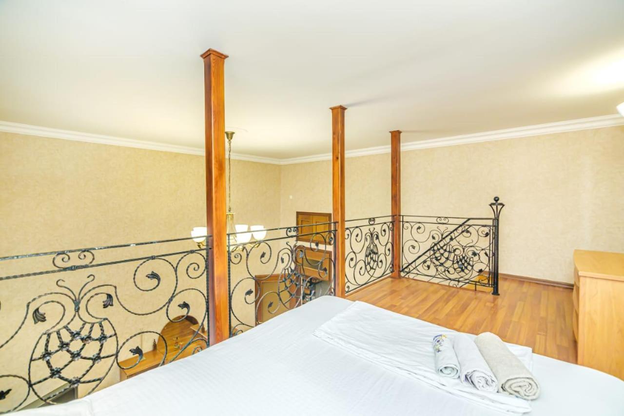 Nizami Street 2 Room Luxe House Баку Экстерьер фото